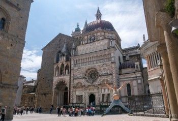 Que Ver en Bergamo Un Dia Piazza Duomo Salto
