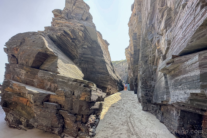 Playa de las Catedrales Pasillo Rocas