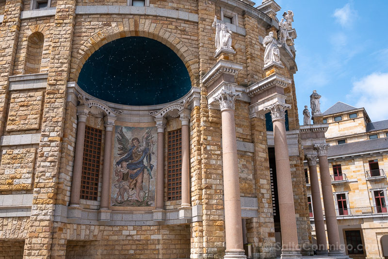 Laboral Gijon Iglesia Mosaico