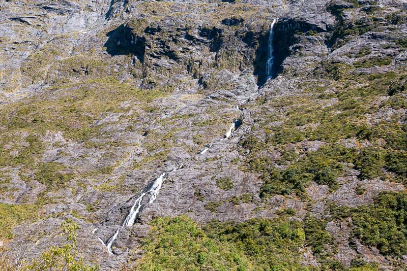 Milford Road Nueva Zelanda Cascada