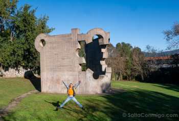 Que Ver En Gernika Parque Pueblos Europa Chillida Gure Aitaren Etxea Salto