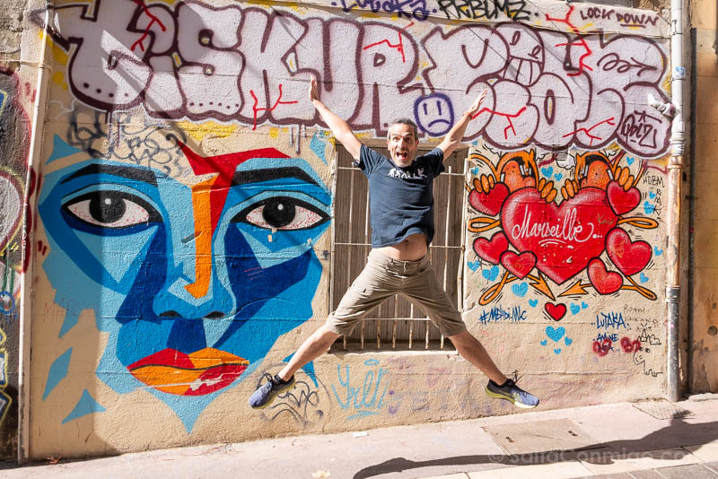 Arte Urbano Marsella Le Panier Corazon Salto