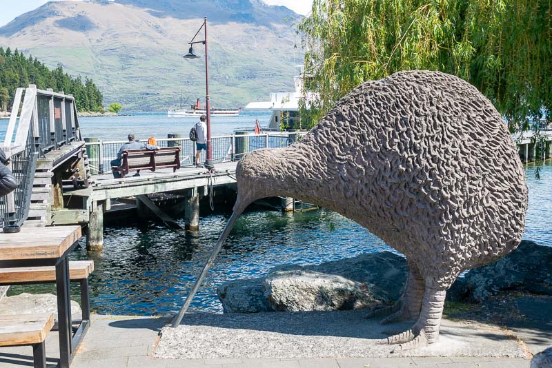 Que Hacer en Queenstown Wharf Walk Kiwi Gigante