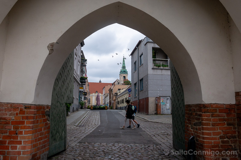 Que Ver en Torun Ciudad Vieja Puerta Monasterio