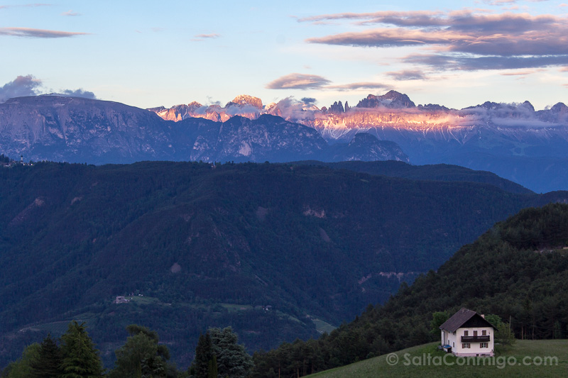 Ruta Dolomitas en Coche San Genesio Atardecer