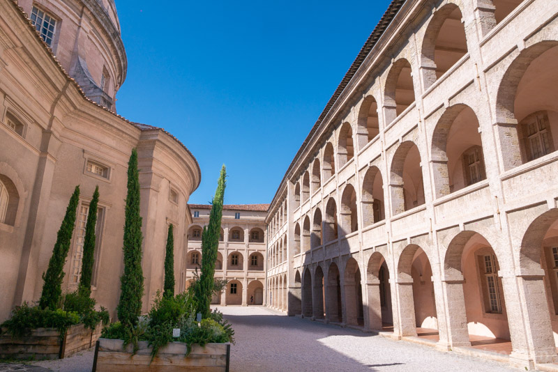 Que Ver en Marsella Centre Vieille Charite Claustro