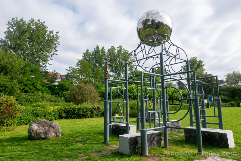 Trienal Beaufort Middelkerke Gazing Ball Reflective Dialogues Lucy Jorge Orta