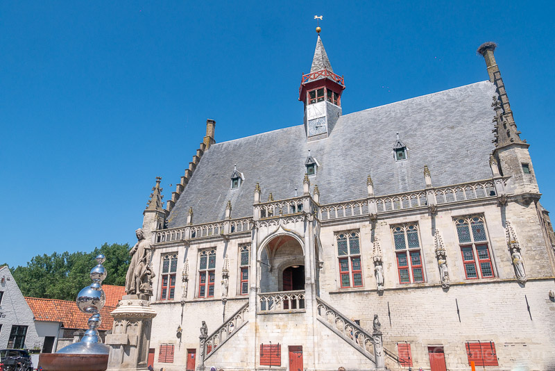Que Ver en Damme Markt Stadhuis
