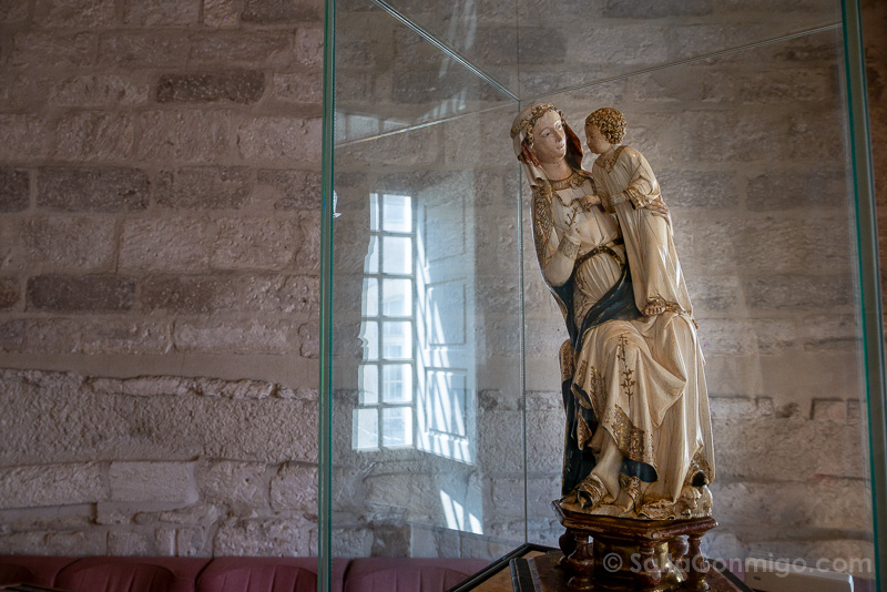 Que Ver en Villeneuve-les-Avignon Museo Pierre-de-Luxembourg Virgen Nino