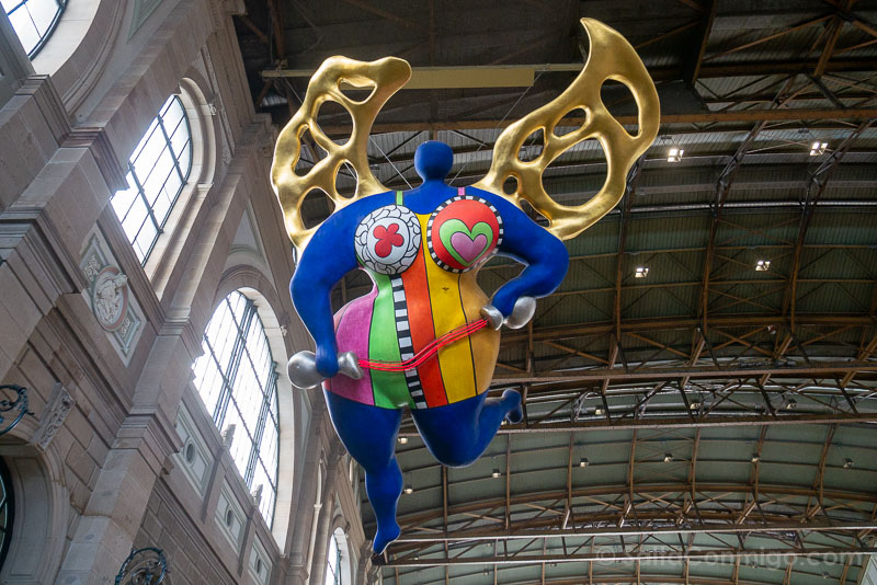 Que Ver en Zurich Hauptbahnhof Angel Guarda Niki de Saint Phalle
