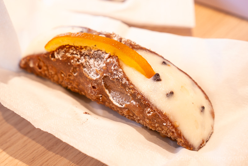 Comer en Palermo Pasticceria Cappello Cannolo