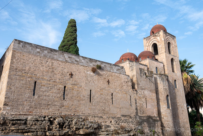 Patrimonio UNESCO Arabe Normando Palermo San Giovanni degli Eremiti Cupulas