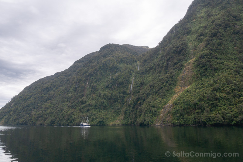 Doubtful Sound Nueva Zelanda Barco Tamano