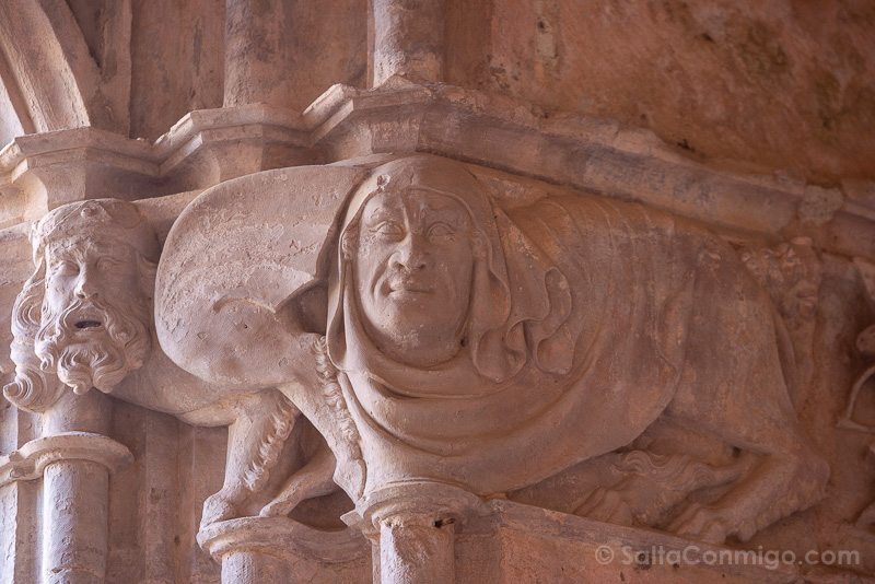 Monasterio Santes Creus Cister Claustro Capitel