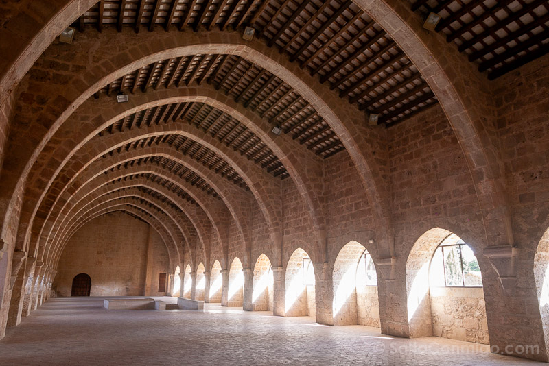 Monasterio Santes Creus Cister Dormitorio