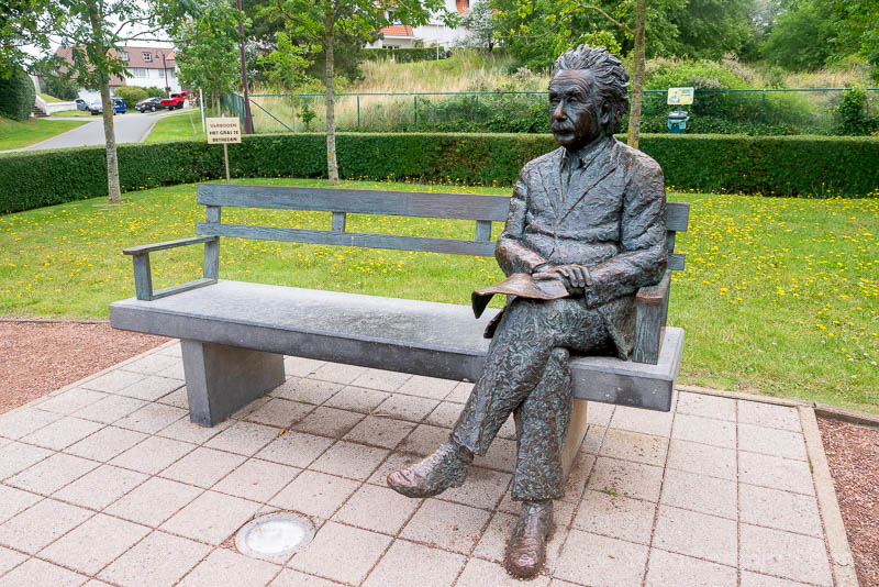 Que Ver en De Haan Estatua Einstein
