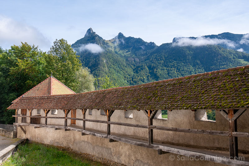 Que Ver en Gruyeres Camino Ronda Iglesia