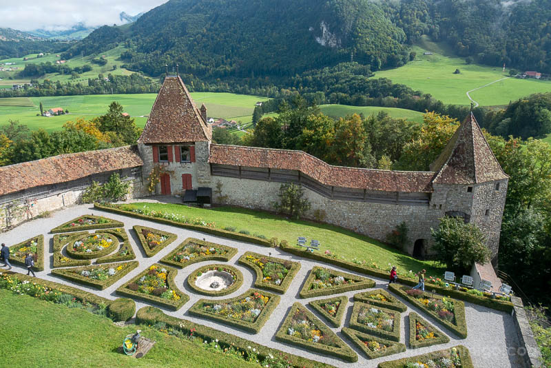 Que Ver en Gruyeres Castillo Jardin