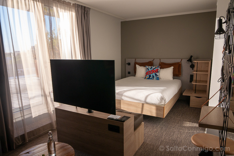 Dormir en Burdeos Hotel Moxy Bordeaux Habitacion