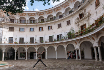 Que Ver en Sevilla Plaza Cabildo Salto
