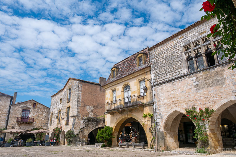 Ruta Perirgord Coche Monpazier Plaza