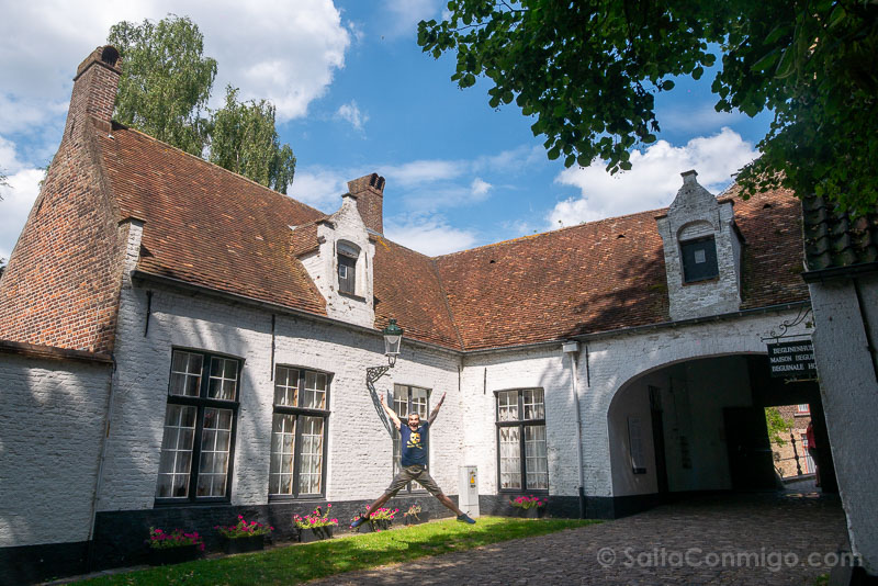 Brujas Begijnhof Salto