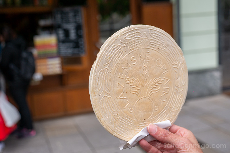 Comer en Karlovy Vary Karlovarske Oplatky