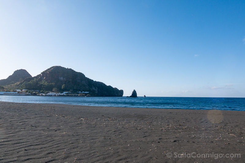 Guia Islas Eolias Vulcano Bahia Negra