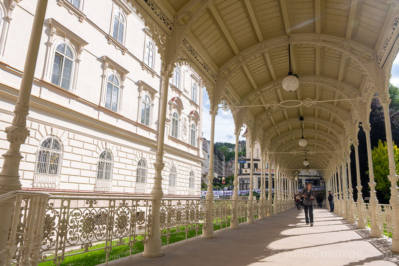Que Ver en Karlovy Vary Columnata Parque