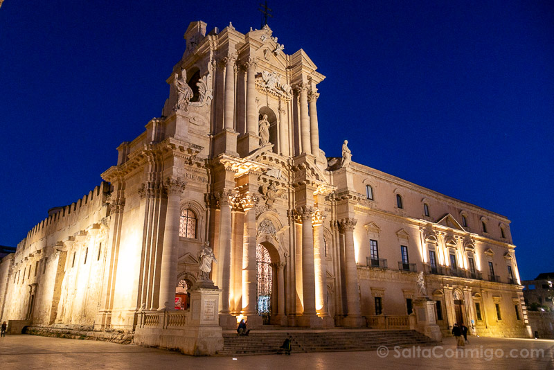 Ruta Por Ortigia Siracusa Sicilia Piazza Duomo Hora Azul