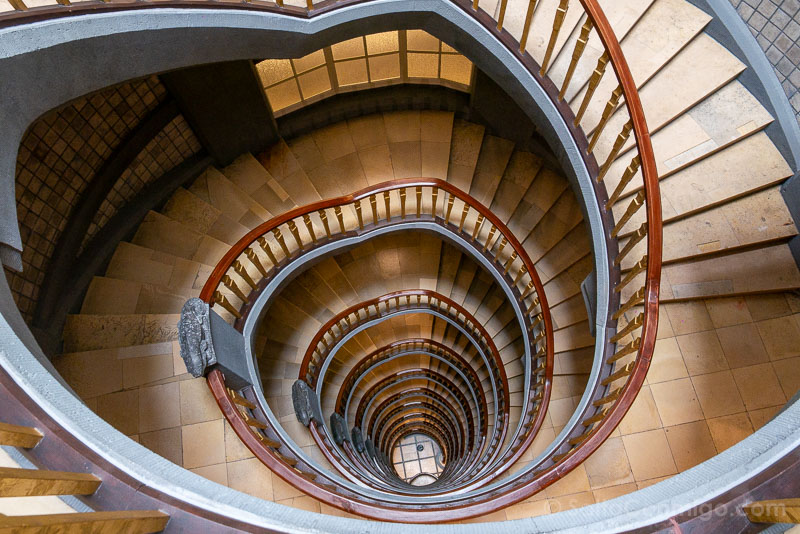 Que Ver en Hamburgo Kontorhaus Meßberghof Escaleras