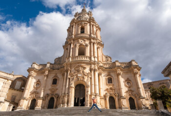 Que Ver en el Val di Noto Modica Duomo San Jorge Salto