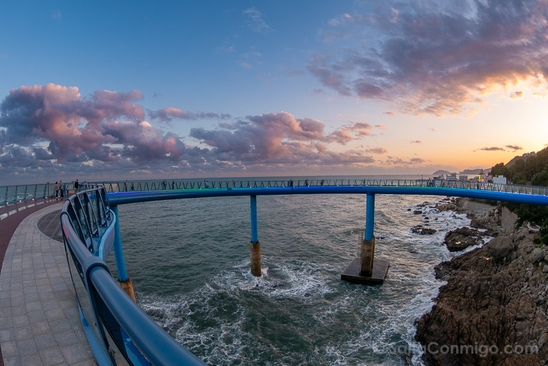 Consejos-para-Viajar-a-Corea del Sur Busan Cheongsapo Daritdol Skywalk Atardecer