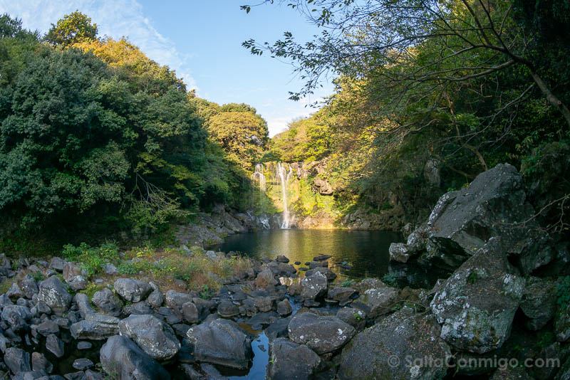 Que Ver en Jeju Cascada Cheonjeyeon