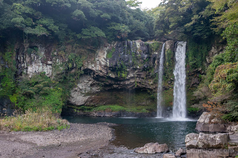 Que Ver en Jeju Cascada Cheonjiyeon