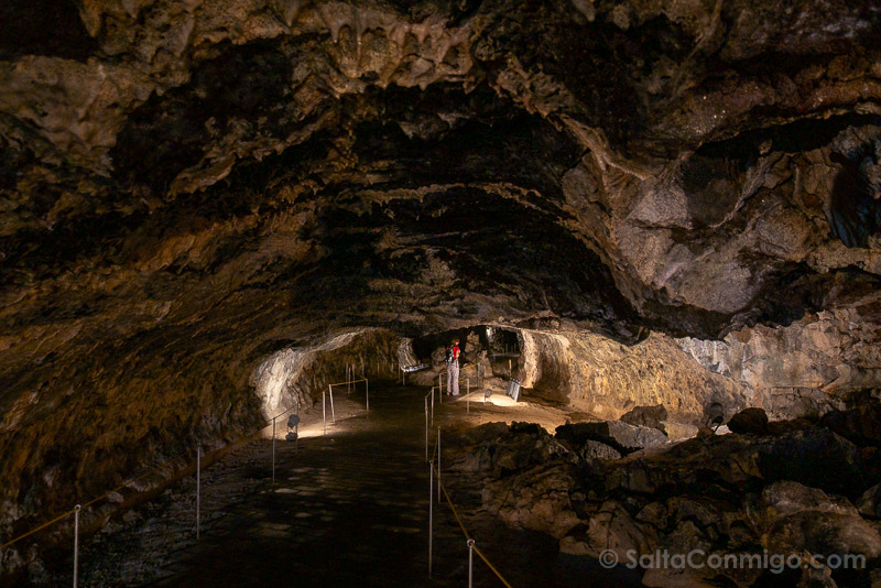 Que Ver en Jeju Hallin Park Tubo Lava