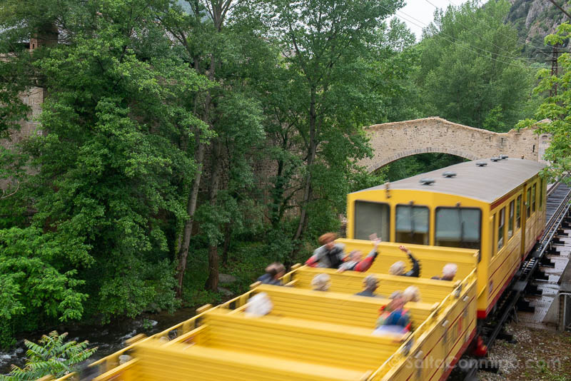Villefranche-de-Conflent Puente San Pedro Tren Amarillo