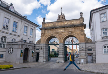 Visita Fabrica Pilsner Urquell Pilsen Republica Checa Arco Entrada Salto