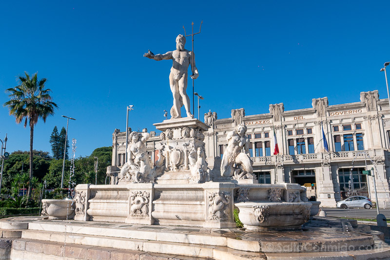 Que Ver en Messina Sicilia Fuente Neptuno