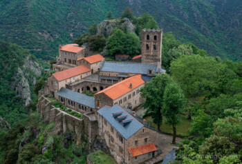Abadia de San Martin del Canigo Mirador Salto