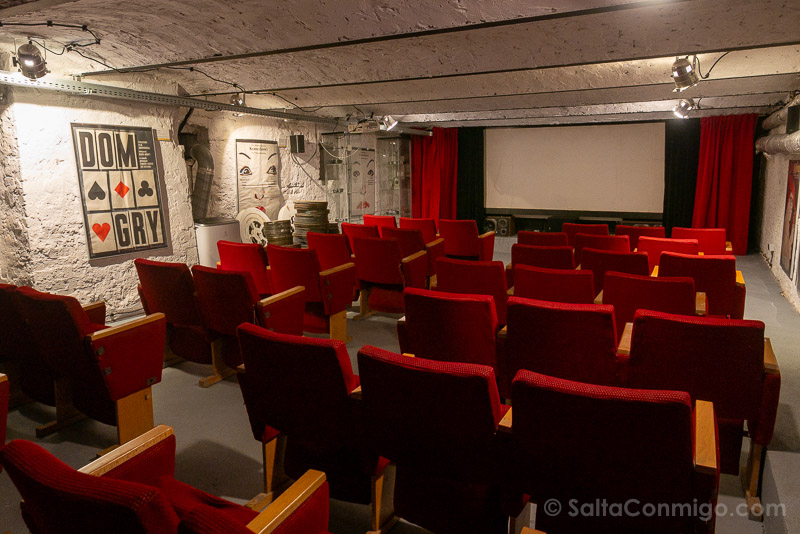 Dormir en Lodz Calle Piotrkowska Polonia Stare Kino Cinema Residence Cine