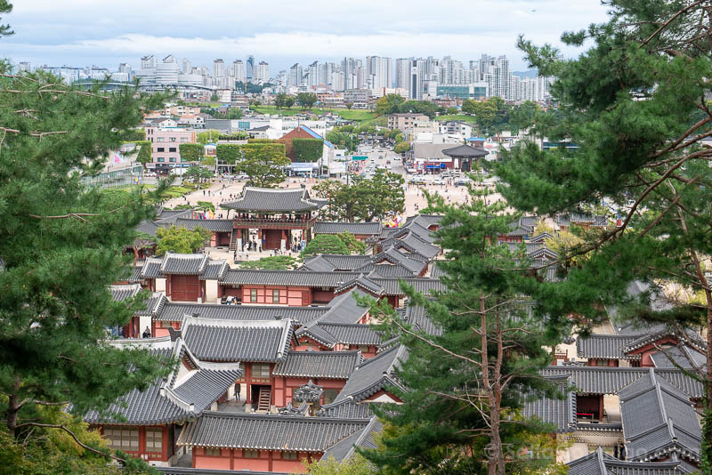 Suwon desde el pabellón Mirohanjeong