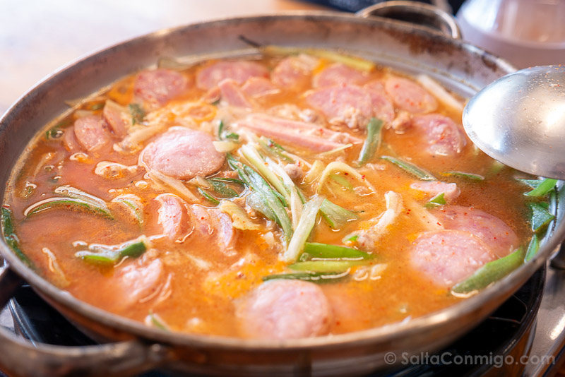 Budae-jjigae de SMOKO Comer en Suwon