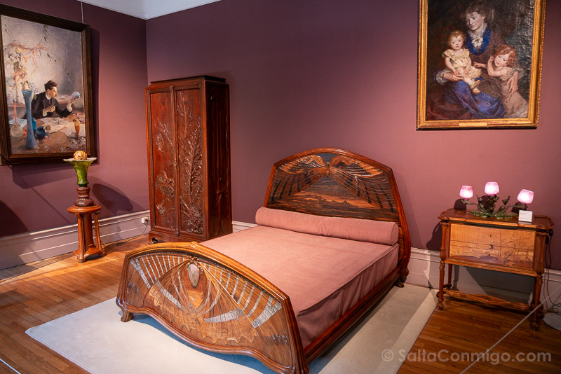 Cama Alba y Crepúsculo de Emille Gallé Museo de la Escuela de Nancy