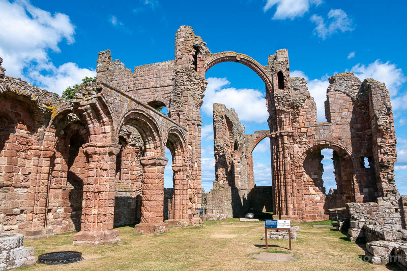 Restos Priorato Lindisfarne Qué Ver en Northumberland