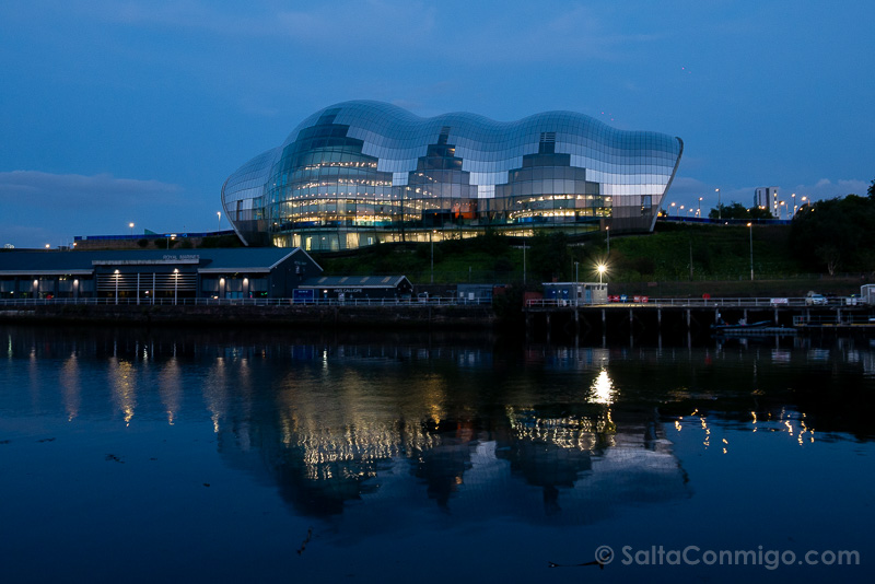 The Glasshouse Newcastle Hora Azul